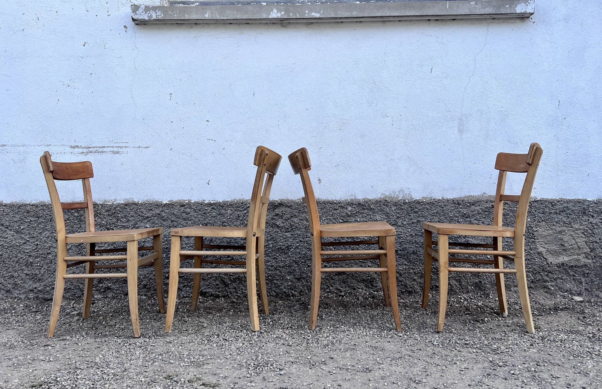 Série de 4 chaises en hêtre bois clair vintage