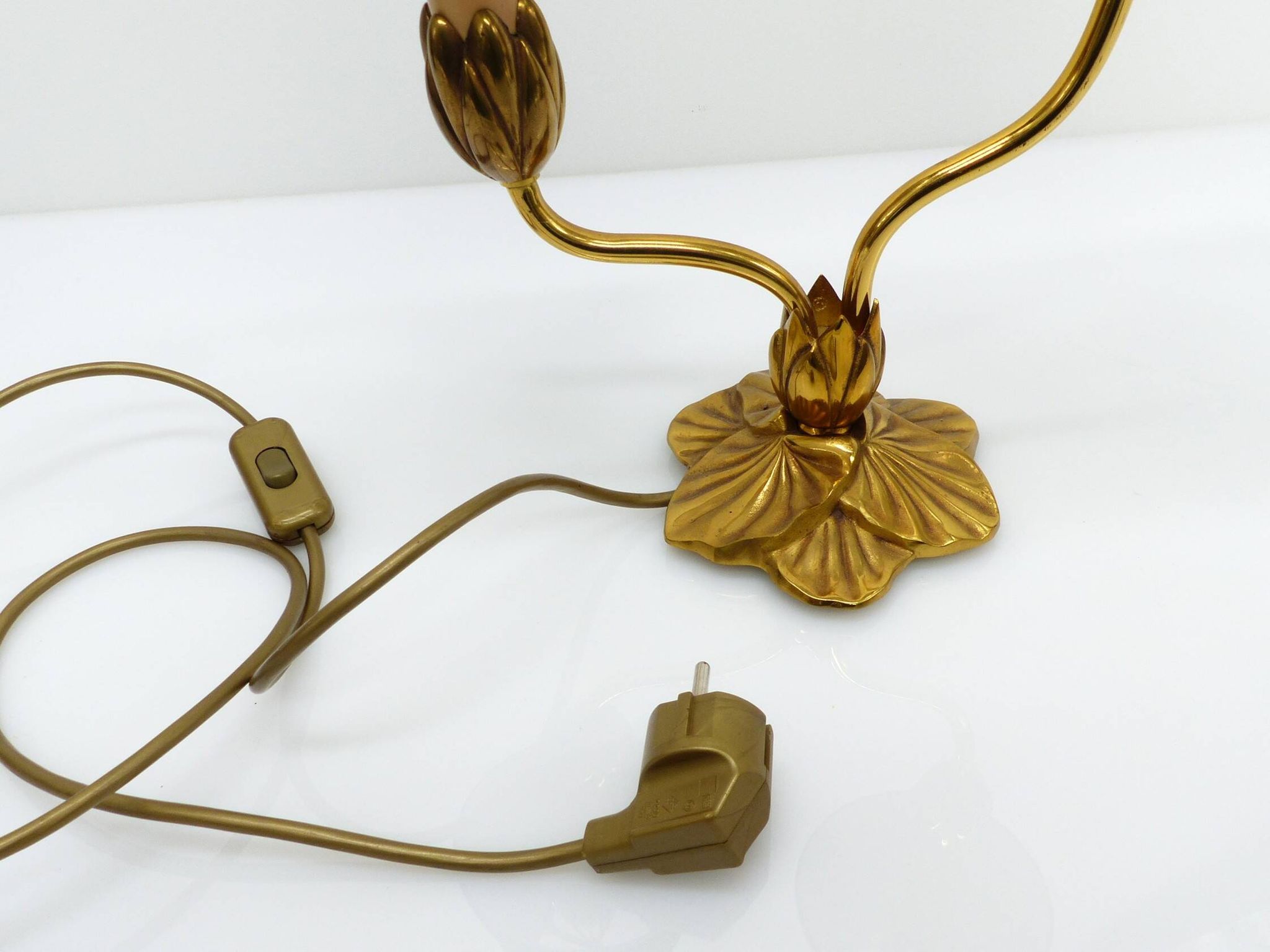 Bronze water lily lamp with two arms, Lucien Gau, France 1990