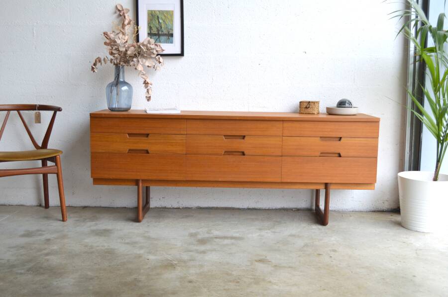 Enfilade/sideboard with 9 drawers Uniflex 181 cm