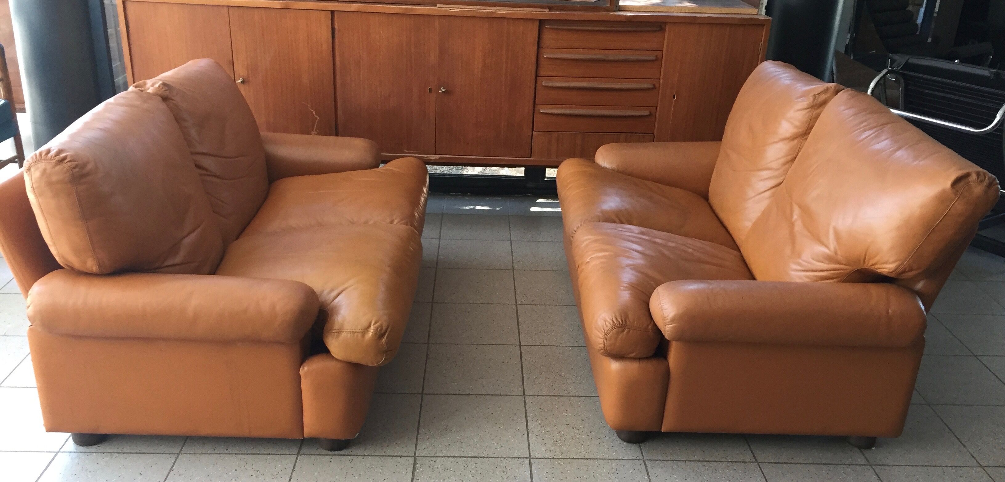 Pair of 2-seater fawn leather sofas Brunati Italian Design 1980