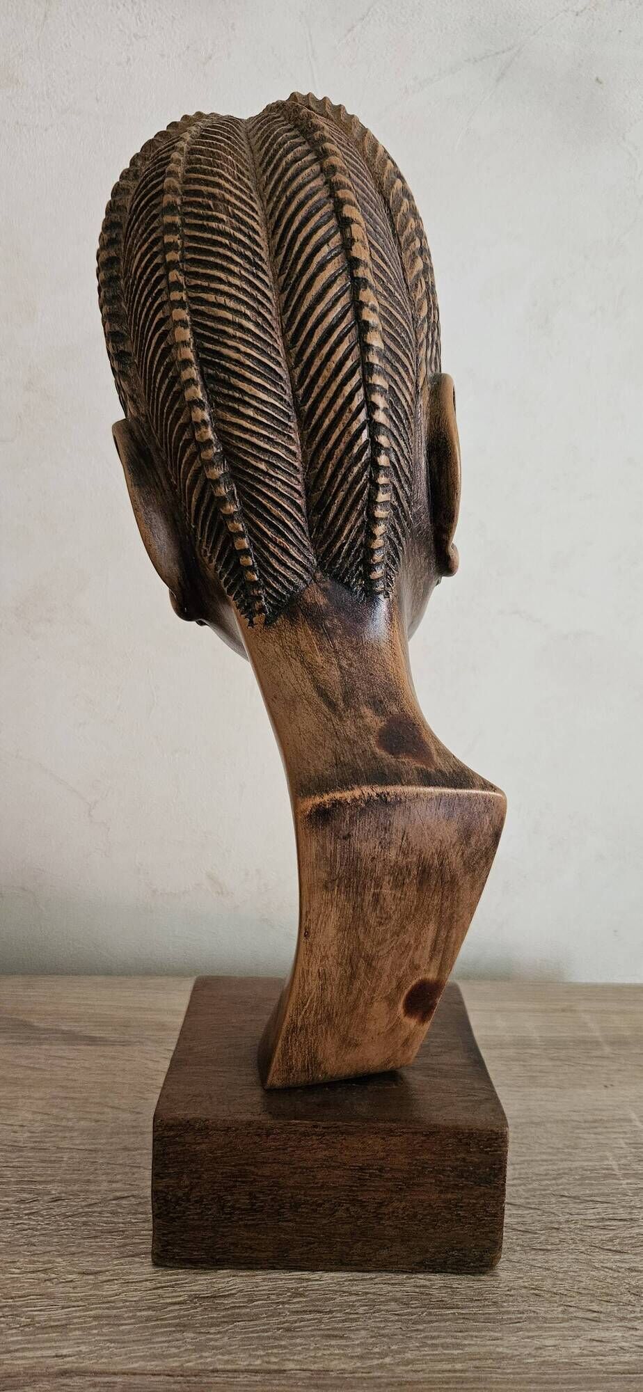 Bust of an African woman in precious wood