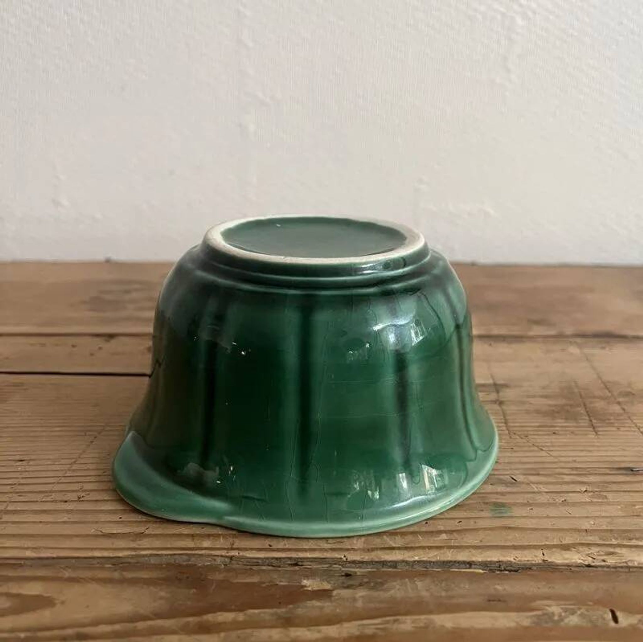 Sucrier en barbotine vert craquelé
