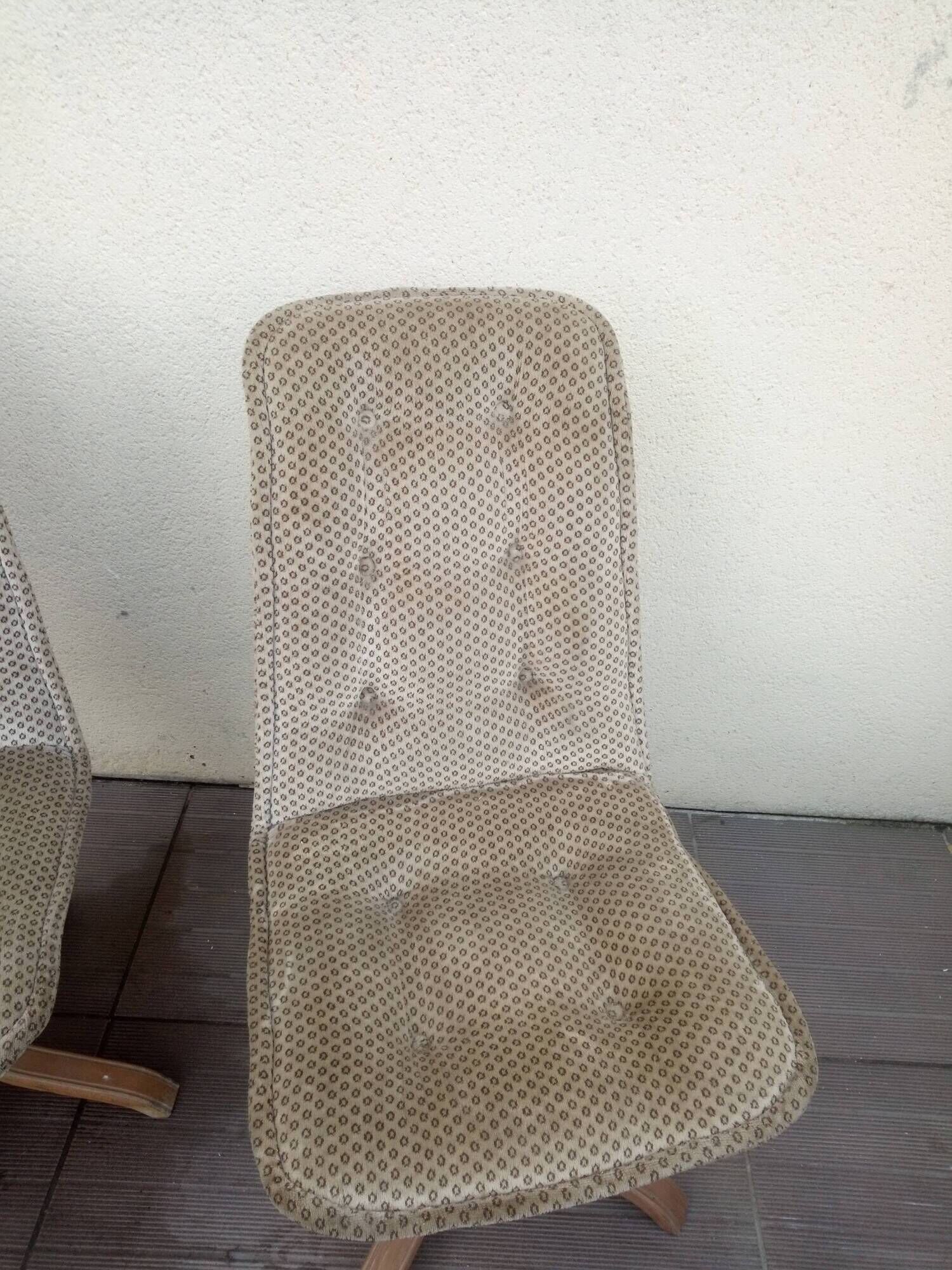 Paire de chaises pivotantes des années 70/80