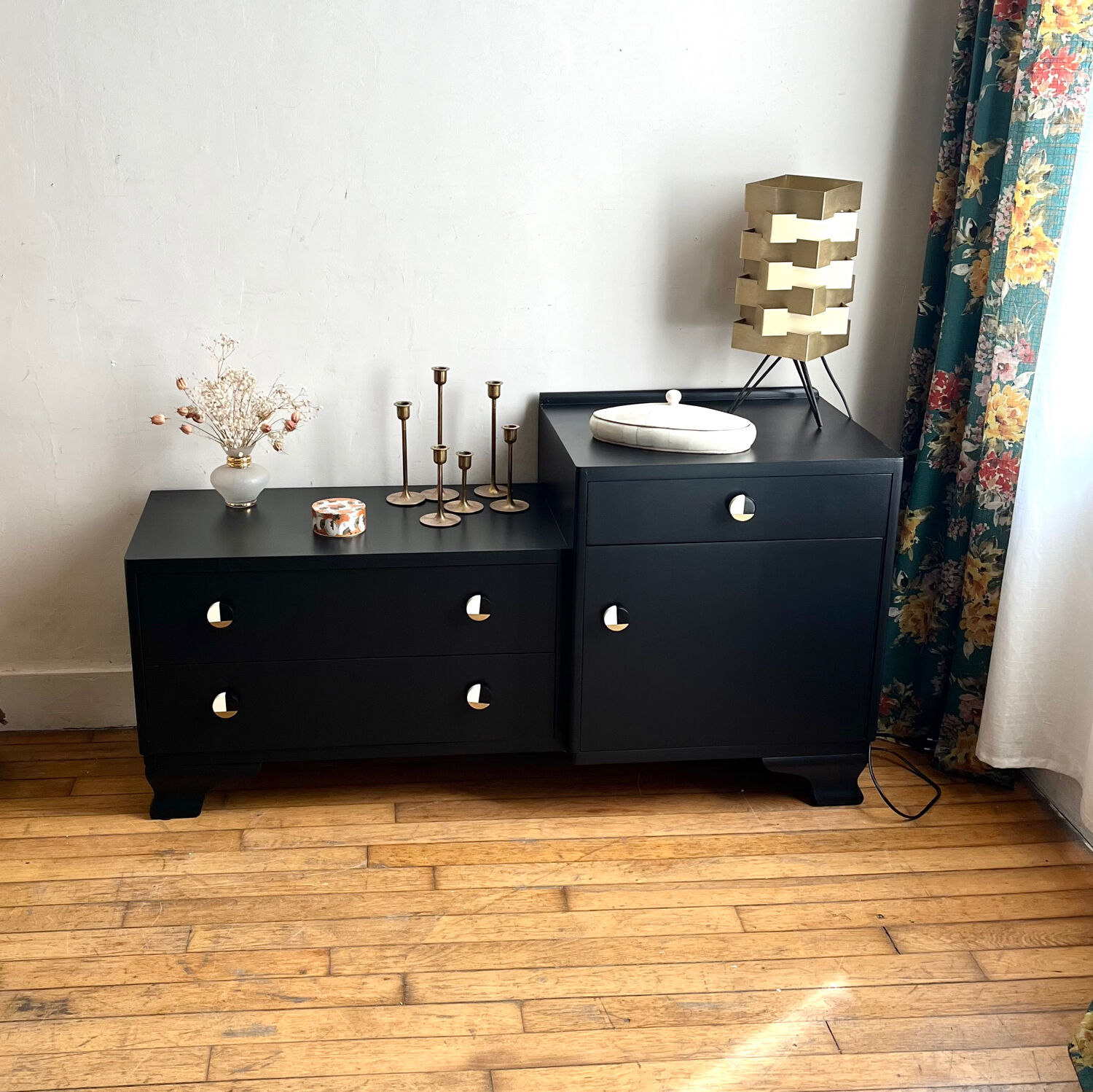 Asymmetrical entrance furniture