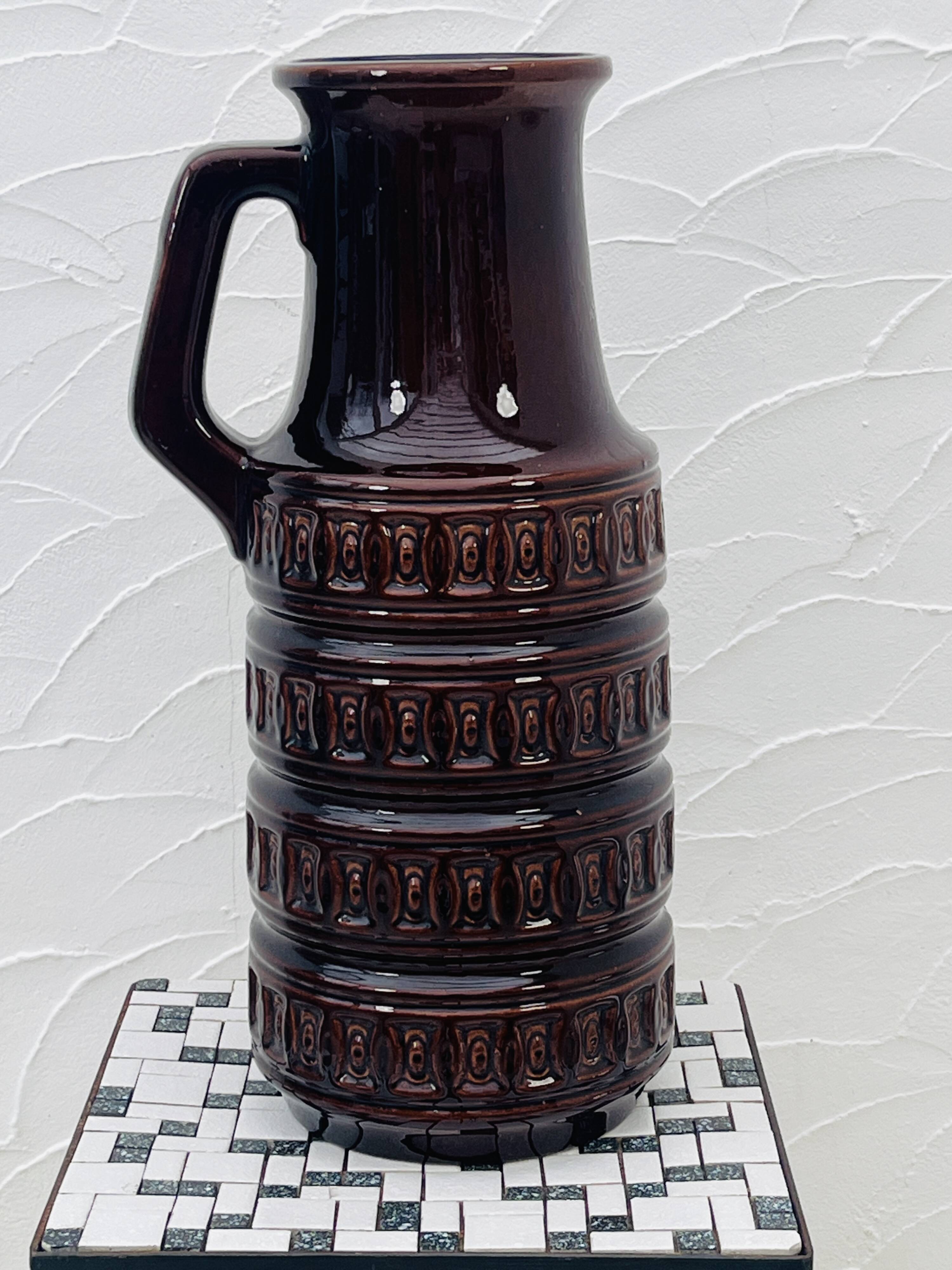 Vase West Germany brown with geometric relief from the 1970s.