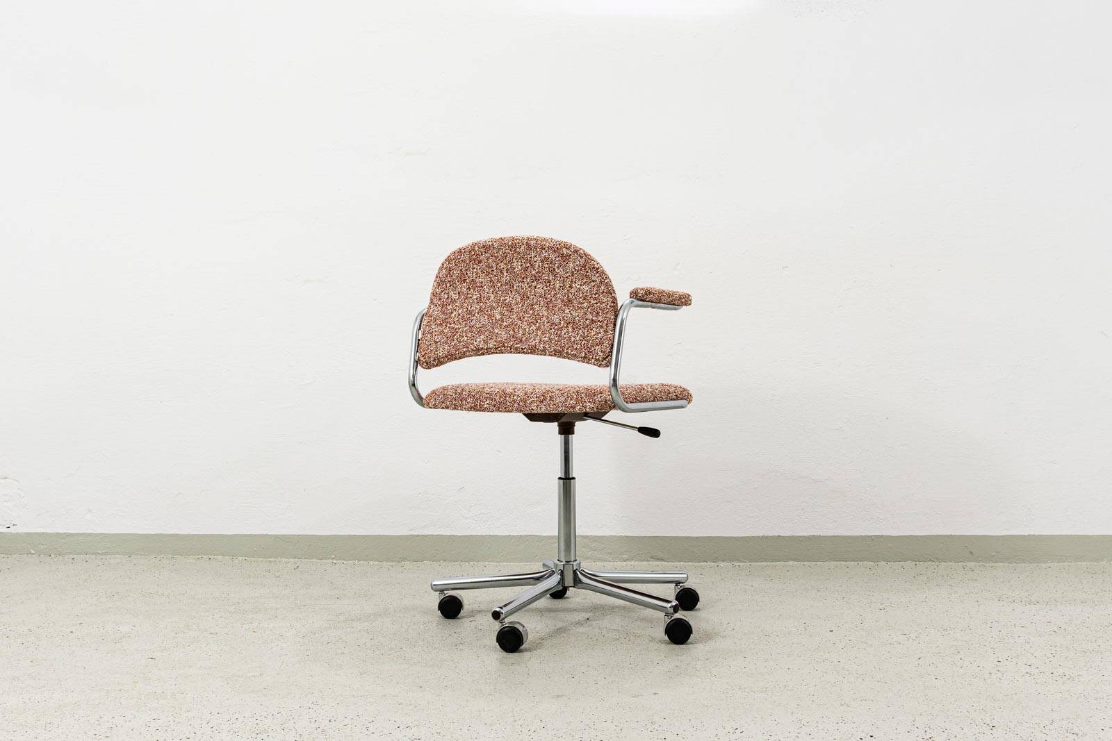 Chaise de bureau vintage de Kovona en tissu Kvadrat, années 1990.