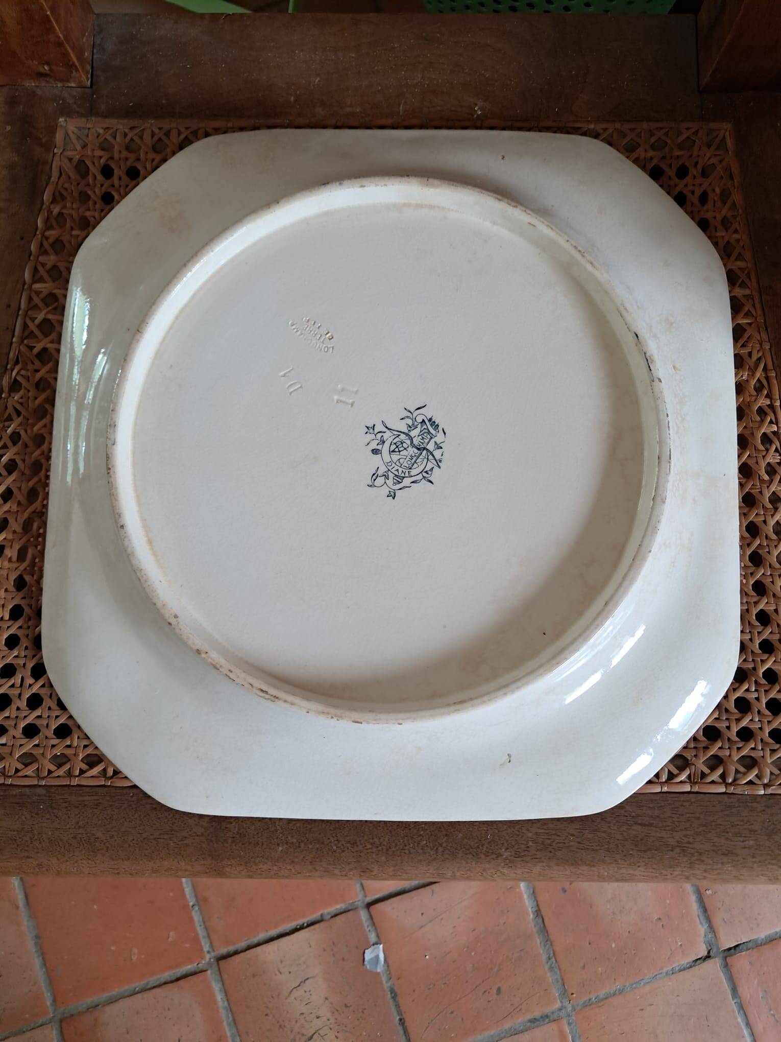 Square decorative plate terre de fer longchamp model diane - antique