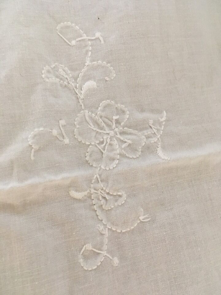 Tablecloth rectangular white cotton embroidered