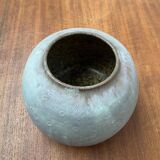 Minimalist vase from a German workshop from the mid-century by Lu and Gerd Grove, 1961.