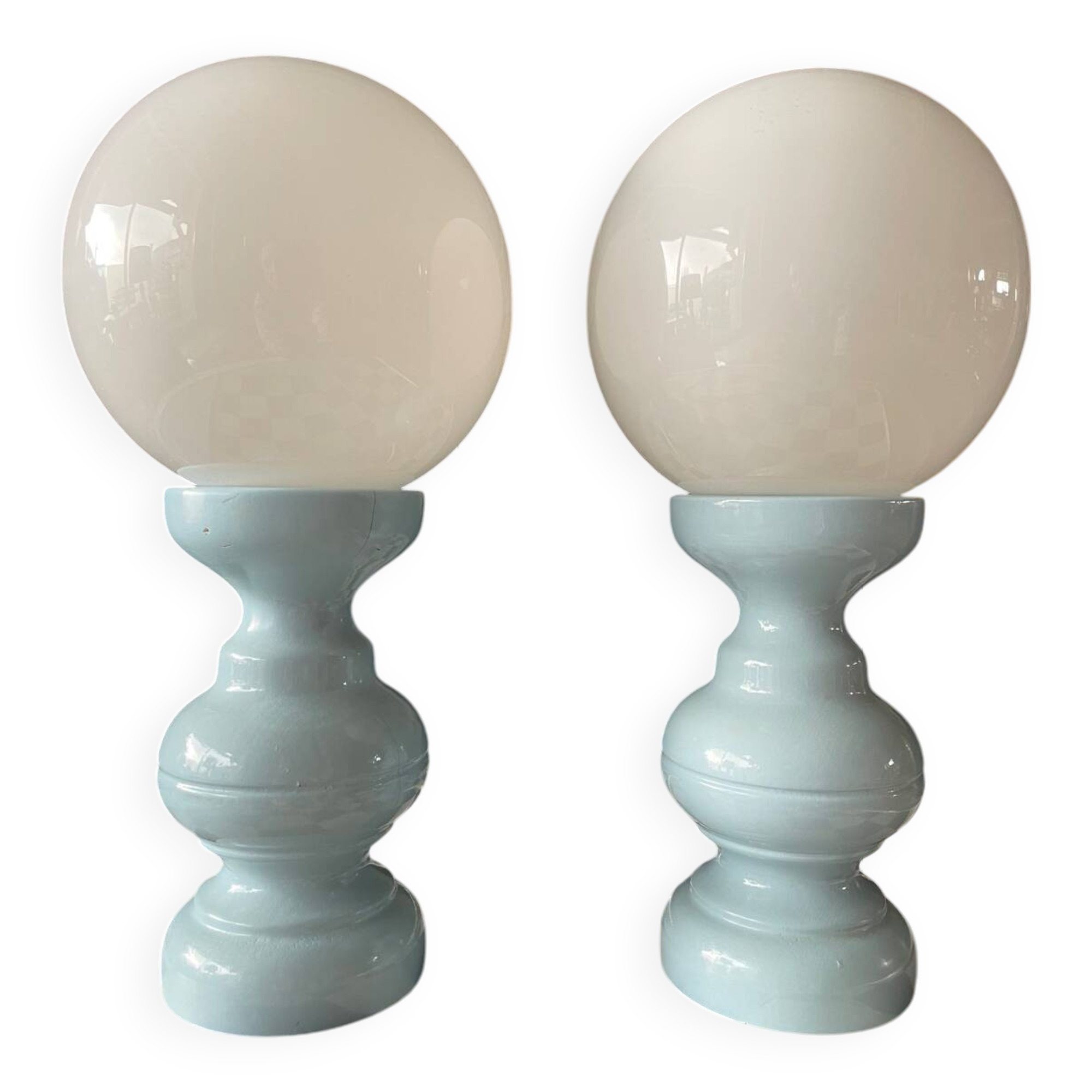 Lampe en bois italienne tournée et opaline années 1970