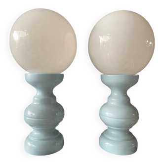 Lampe en bois italienne tournée et opaline années 1970