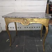 Table en bois doré style Louis XV du XIXe 