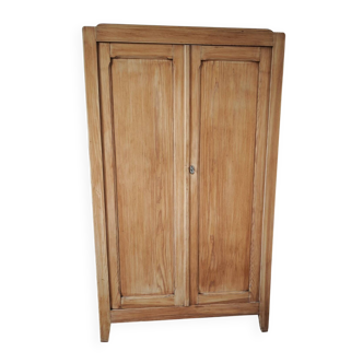 Armoire parisienne