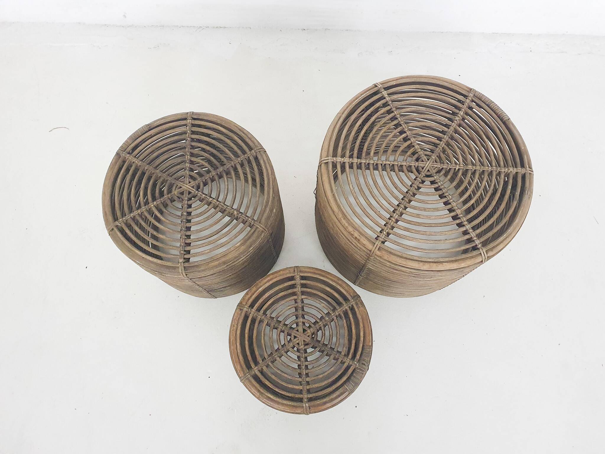 Set of three manou baskets or side tables attrb. to Tito Agnoli, Italy 1970
