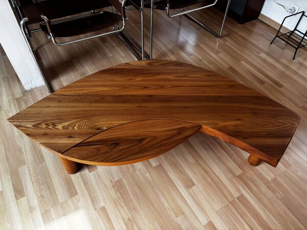 Table basse Pierre Chapo T22 « Œil » en orme massif, Atelier Seltz 1986