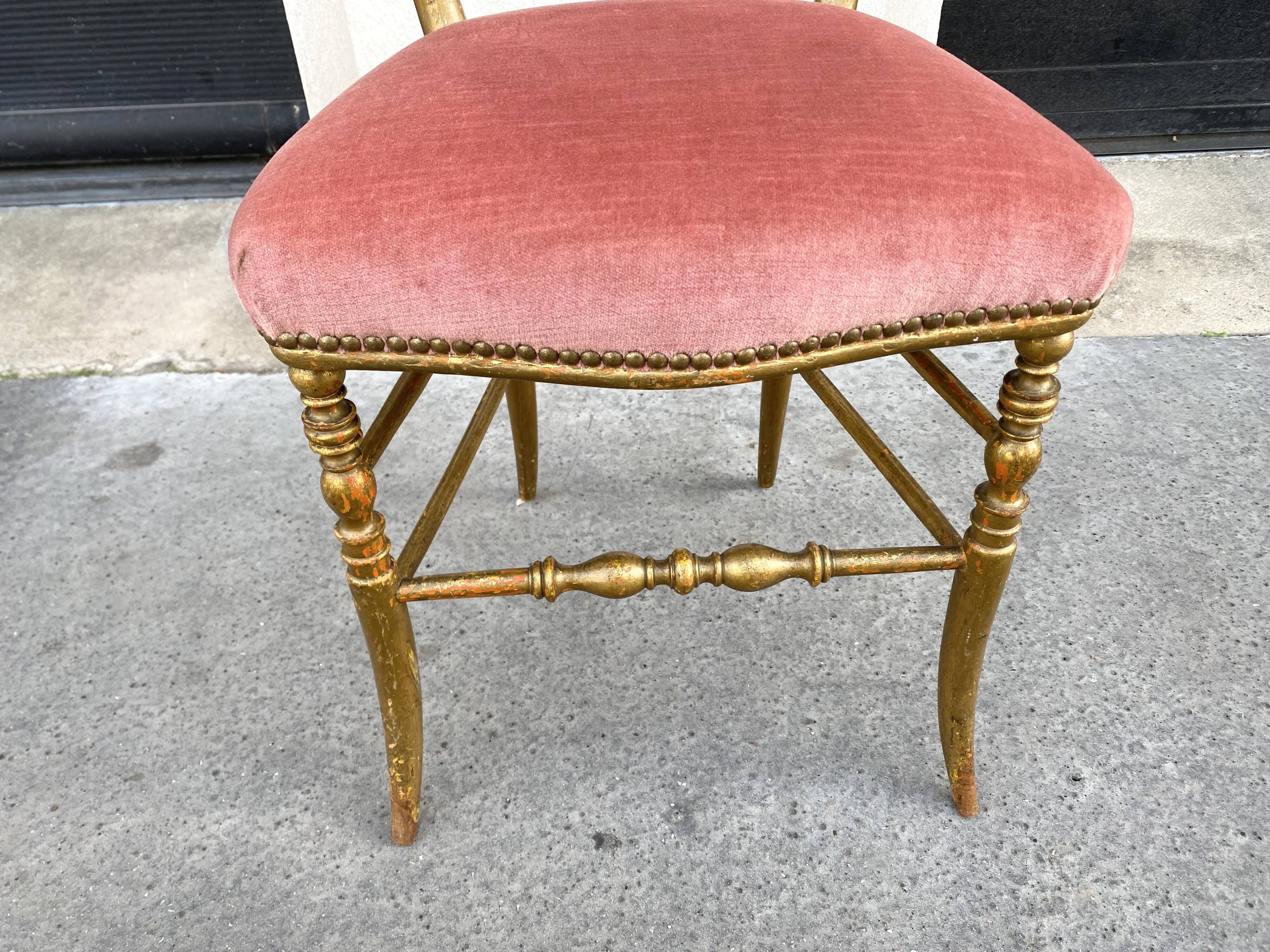 chaise Napoléon III en bois doré et velours rose, chaise ancienne Chiavari en bois