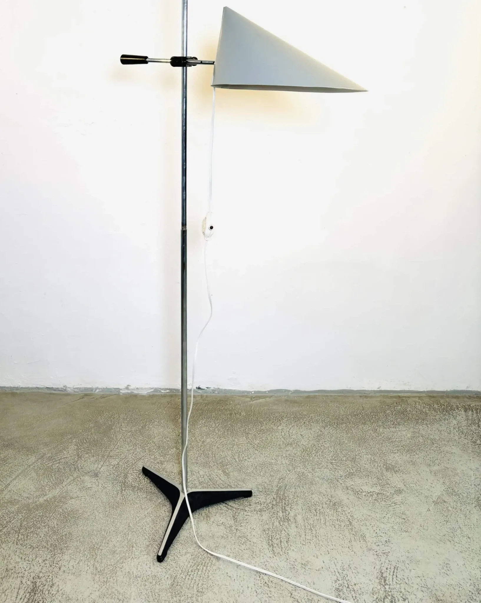 D-2003 Floor Lamp By Jan Jaspers For Raak Amsterdam, The Netherlands, 1950S