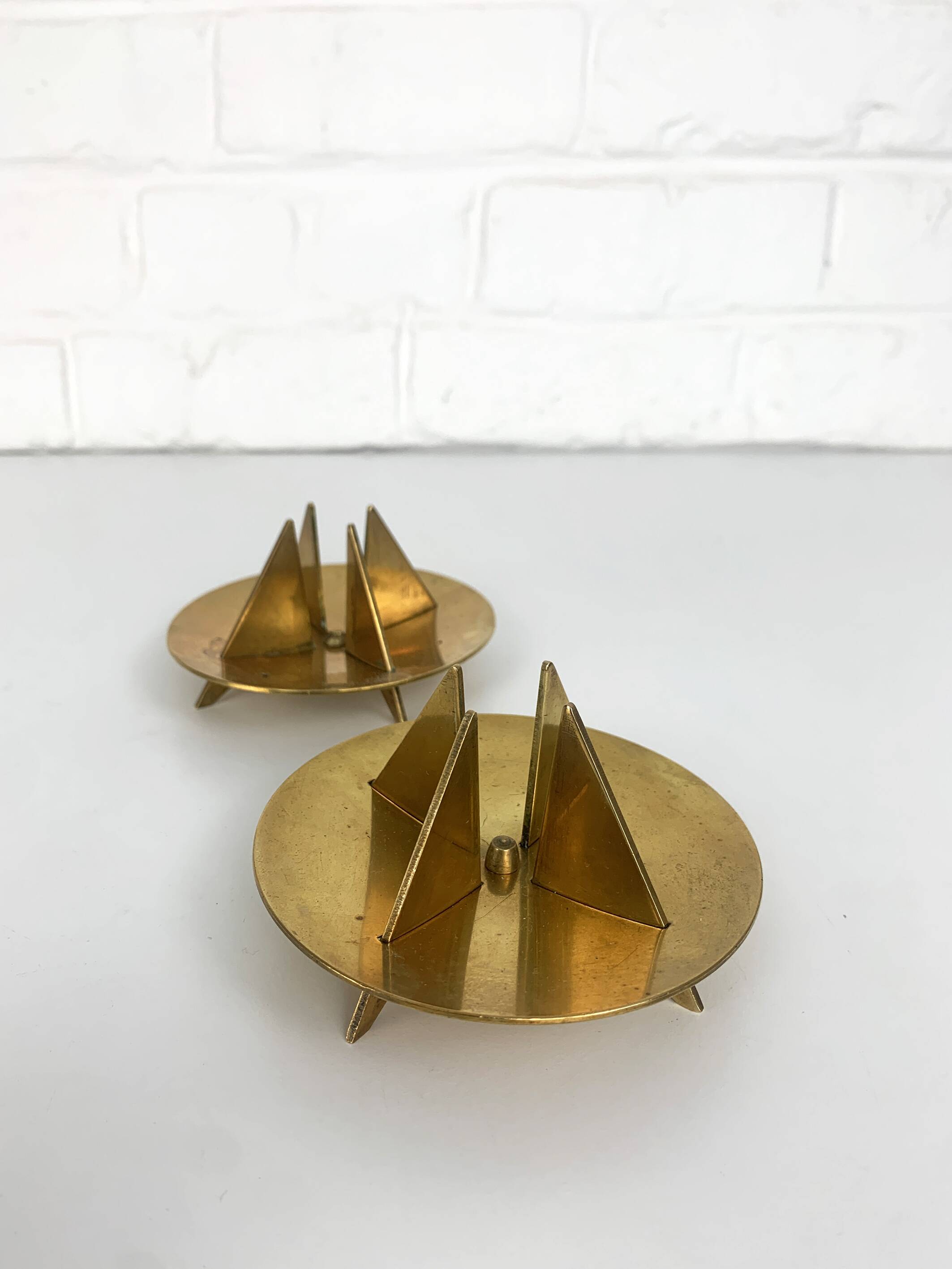 Pair of candlesticks Nr.20 in brass, Pierre Forssell for Skultuna, 1960