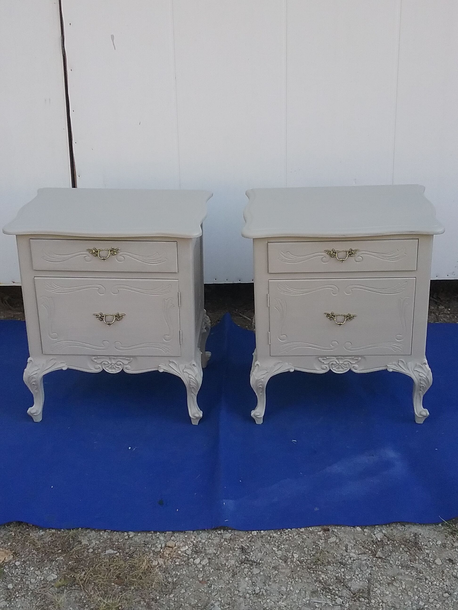 Paire de chevets style Louis XV