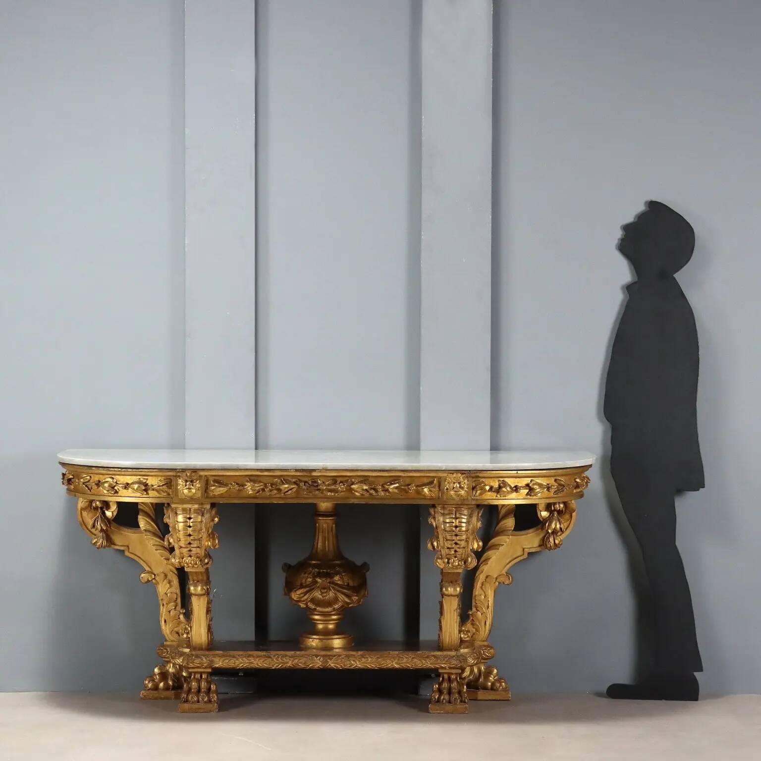 Console ancienne en bois sculpté avec décorations, Italie, XIXe siècle