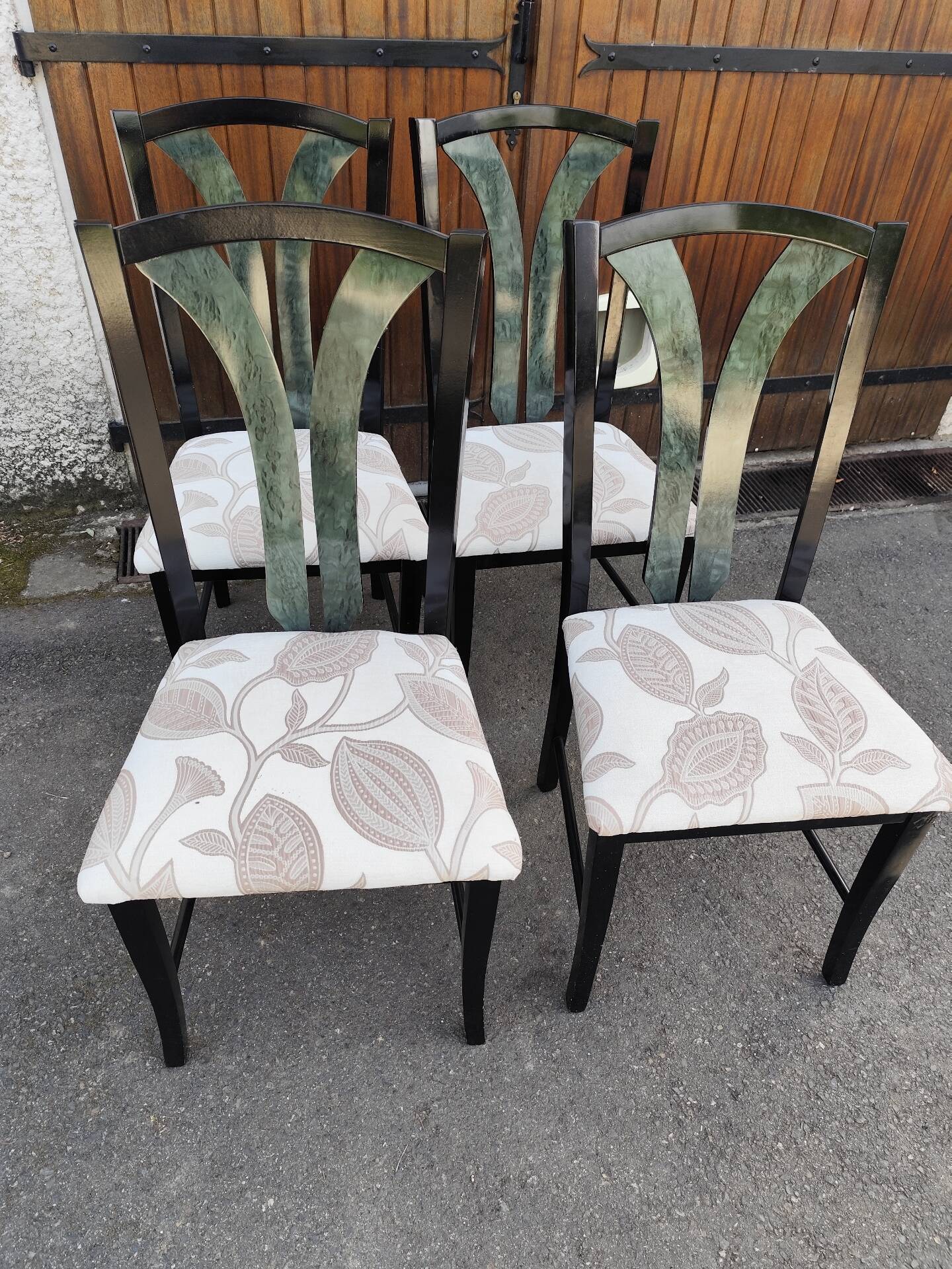 Set of 4 chairs
