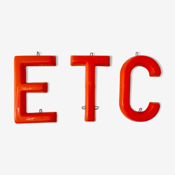 Lettres en plastique années 70 - ETC