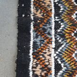 Tapis coloré noué à la main avec motif – 108 x 50 cm