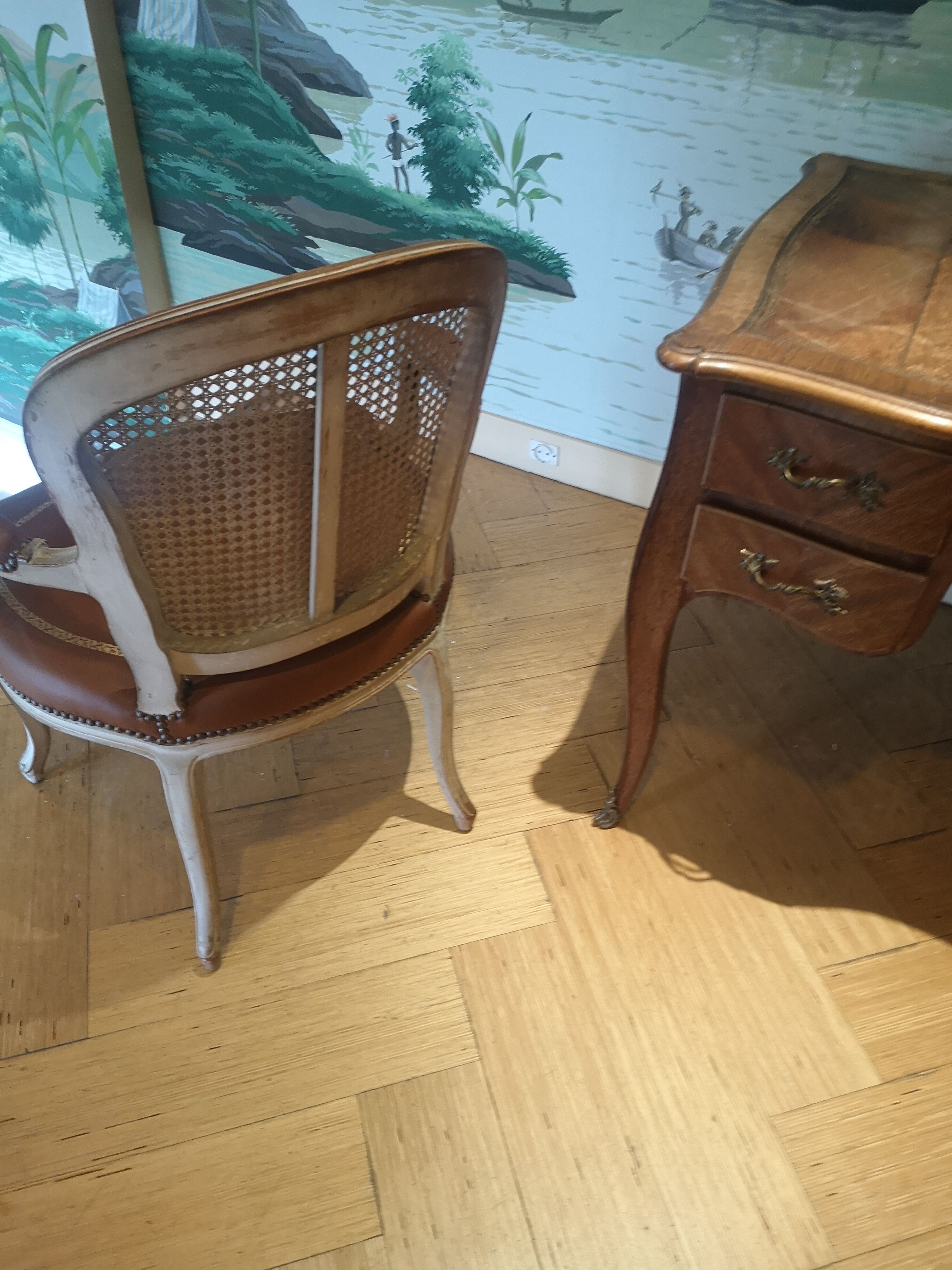 Bureau style Louis XV et son fauteuil