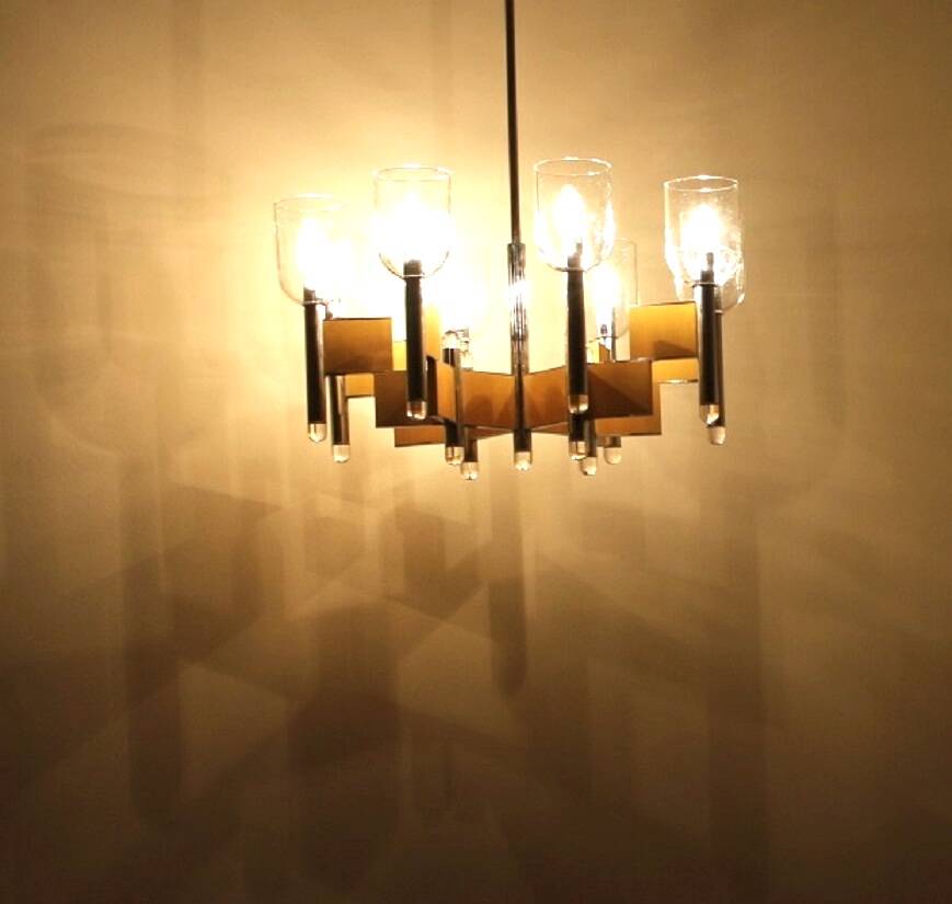 Italian 8-arm brass and glass chandelier by Sciolari, 1970s