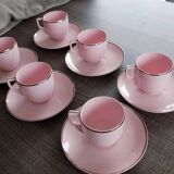 Tasses et soucoupes rose poudré