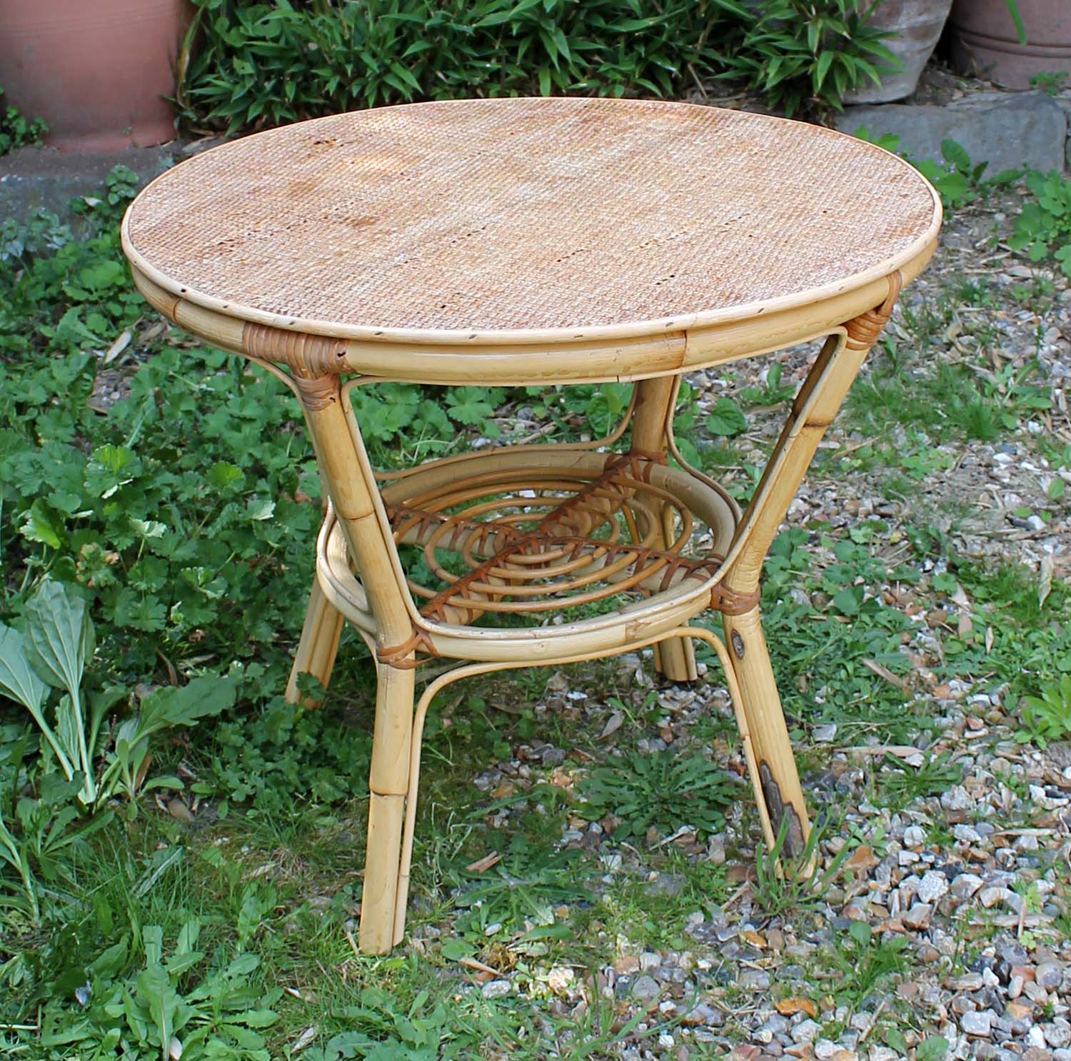 Lounge in rattan and bamboo