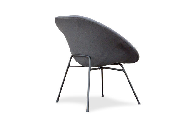 fauteuil en fibre de Claude Vassal Magasins Pilotes 1950