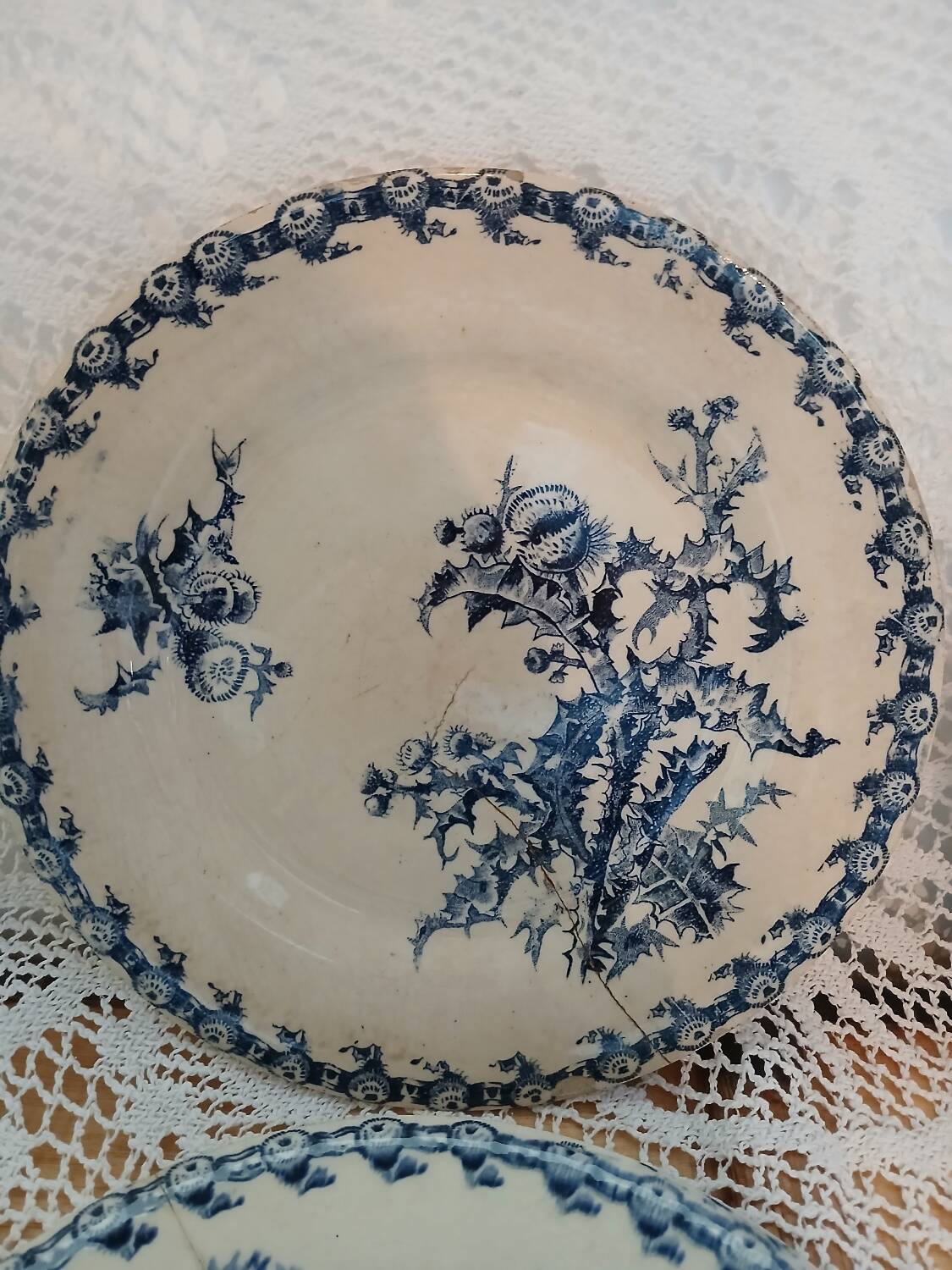 4 flat plates "thistles" from gien