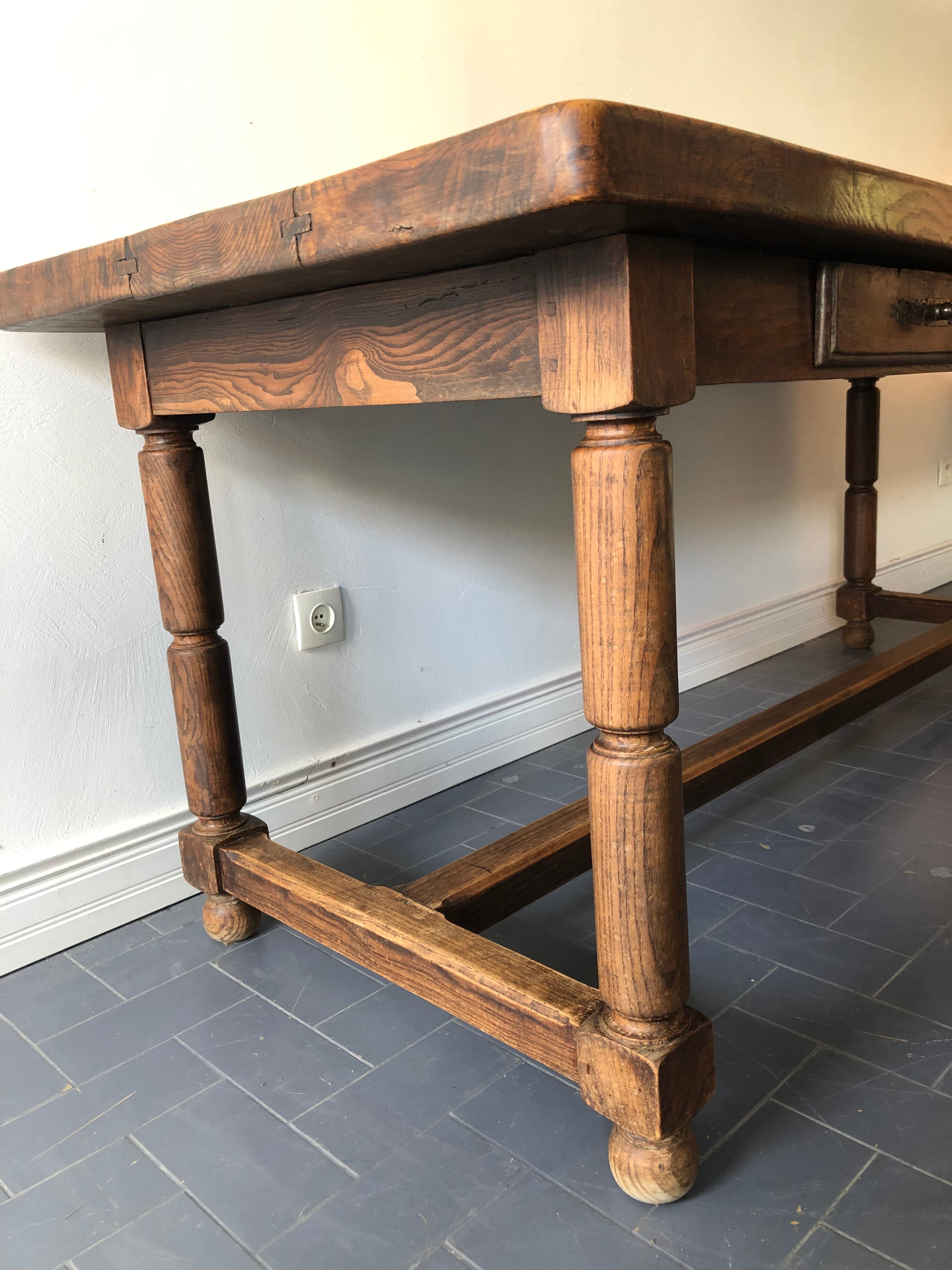 Farm table with stowed
