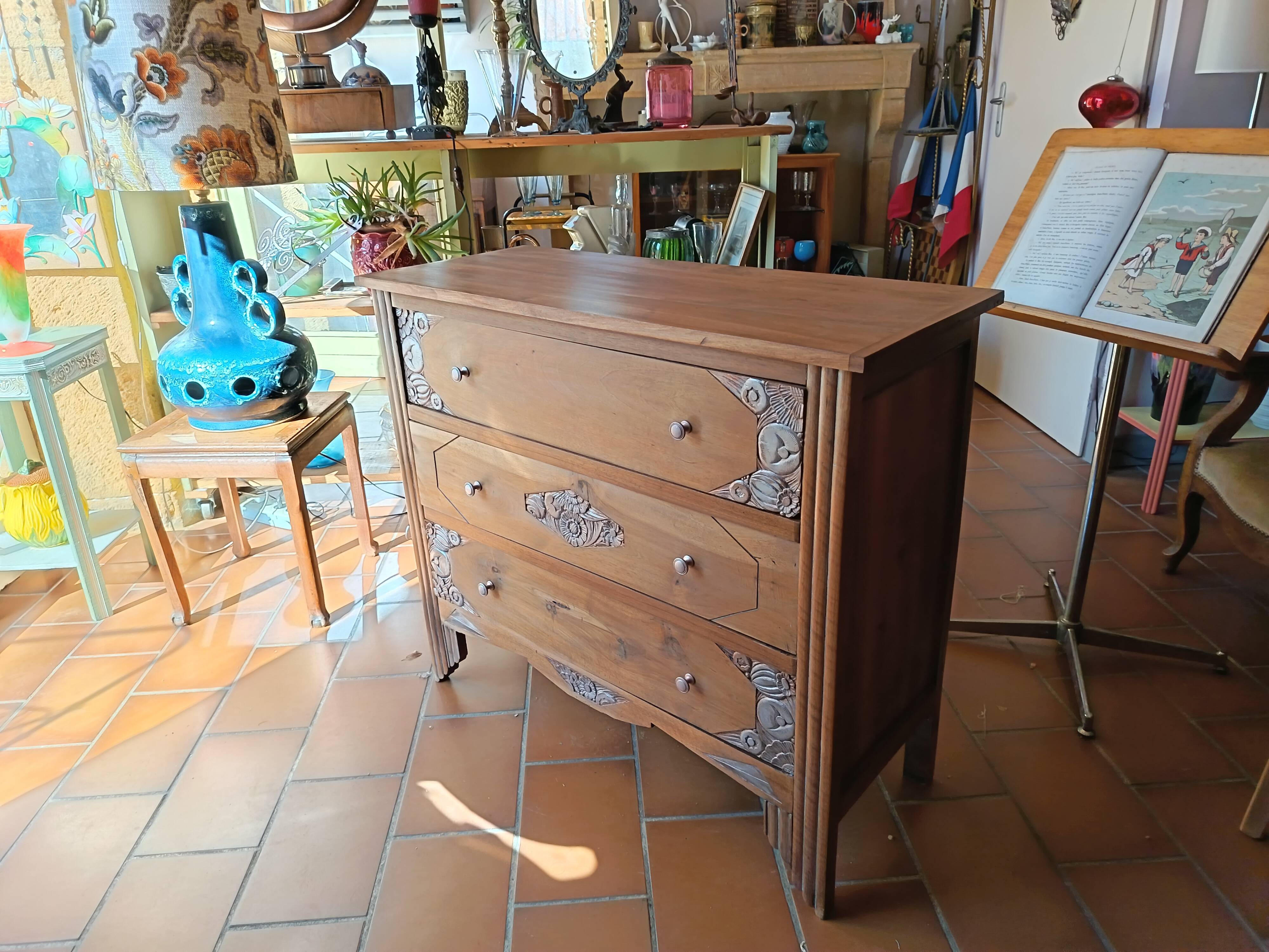 Art Deco chest of drawers