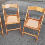 “Space saving” dining set