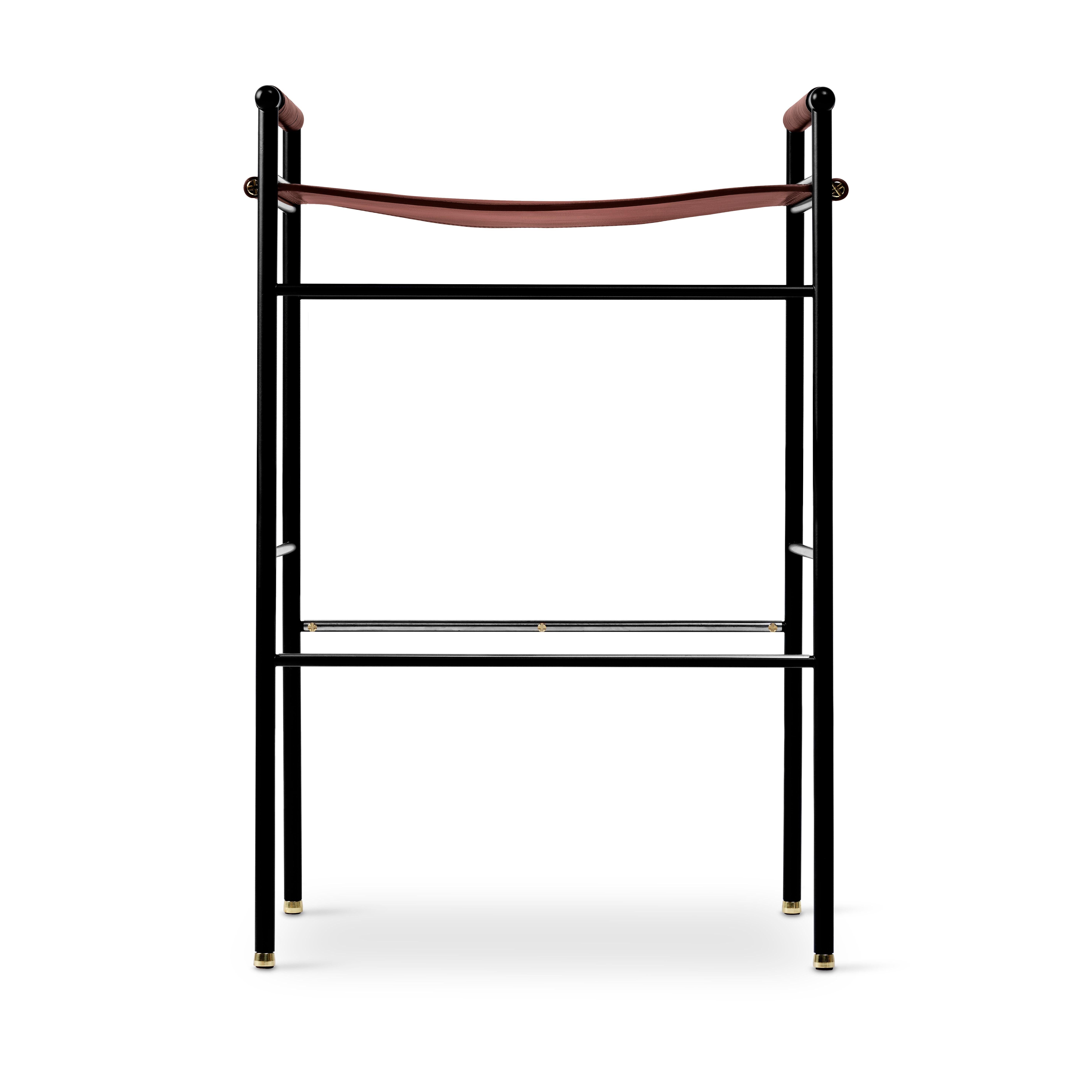 Jeu de 3 tabourets de bar Artisan contemporain en cuir cognac et métal noir