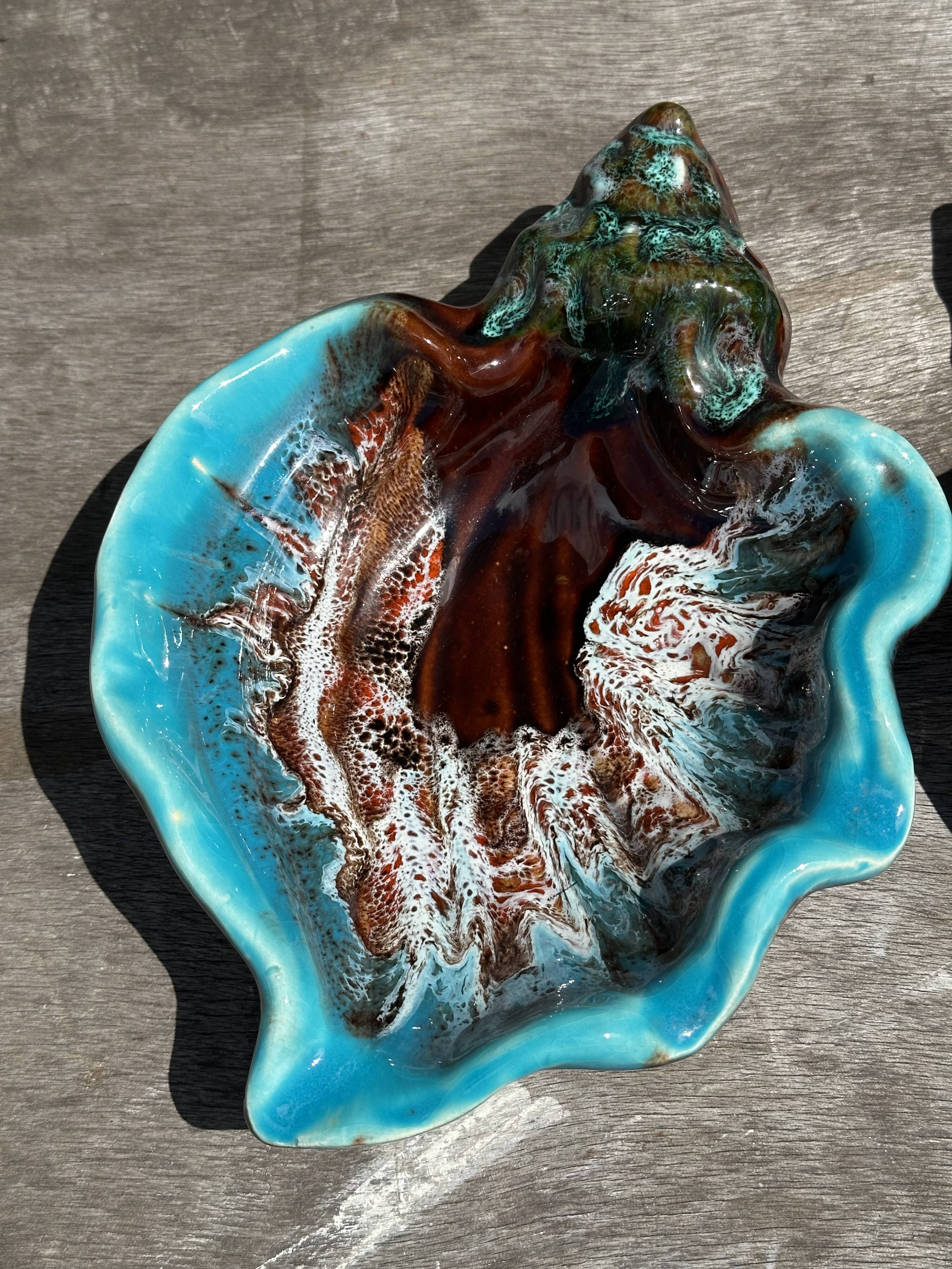 Pair of 60s-70s Vallauris Ceramic Empty Pockets in Shell Shape