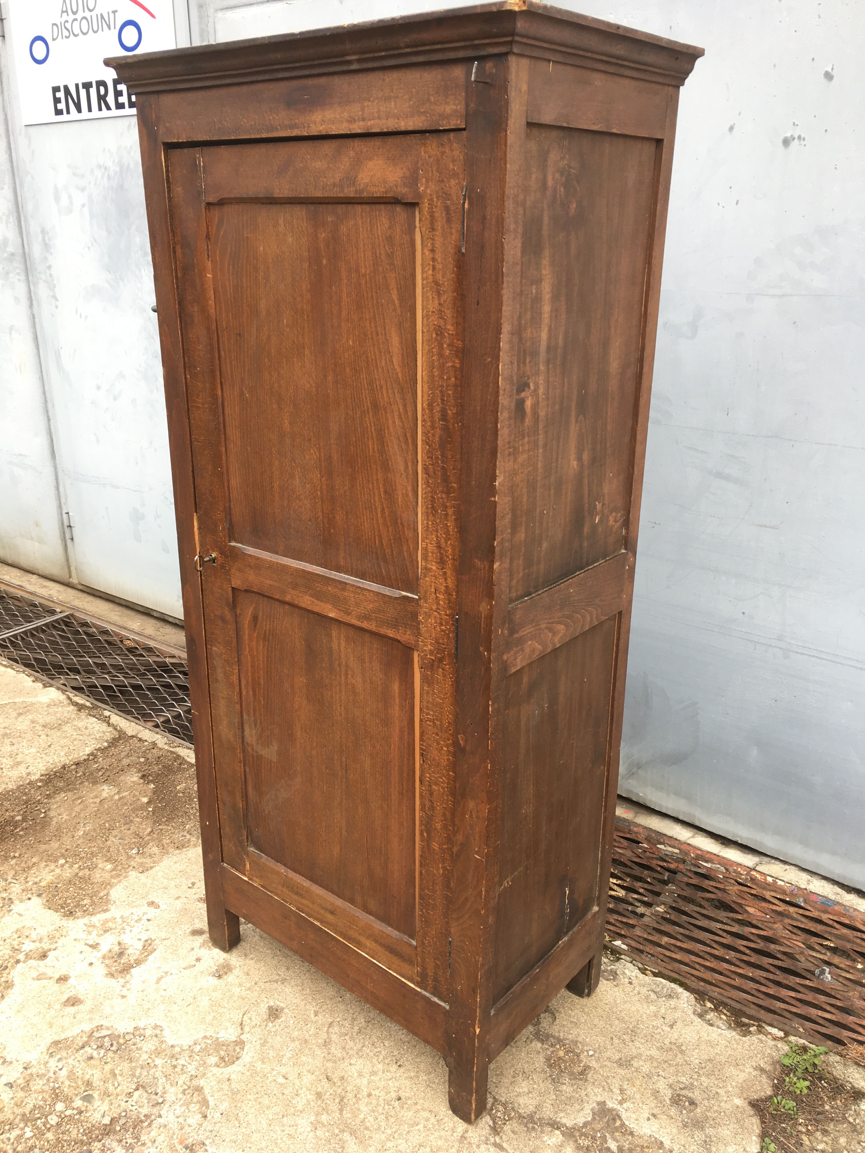 Wardrobe vintage door