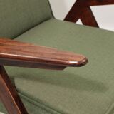 Scandinavian armchair in green velvet