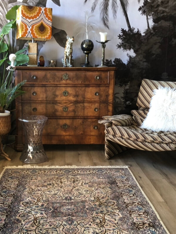 Antique chest of drawers