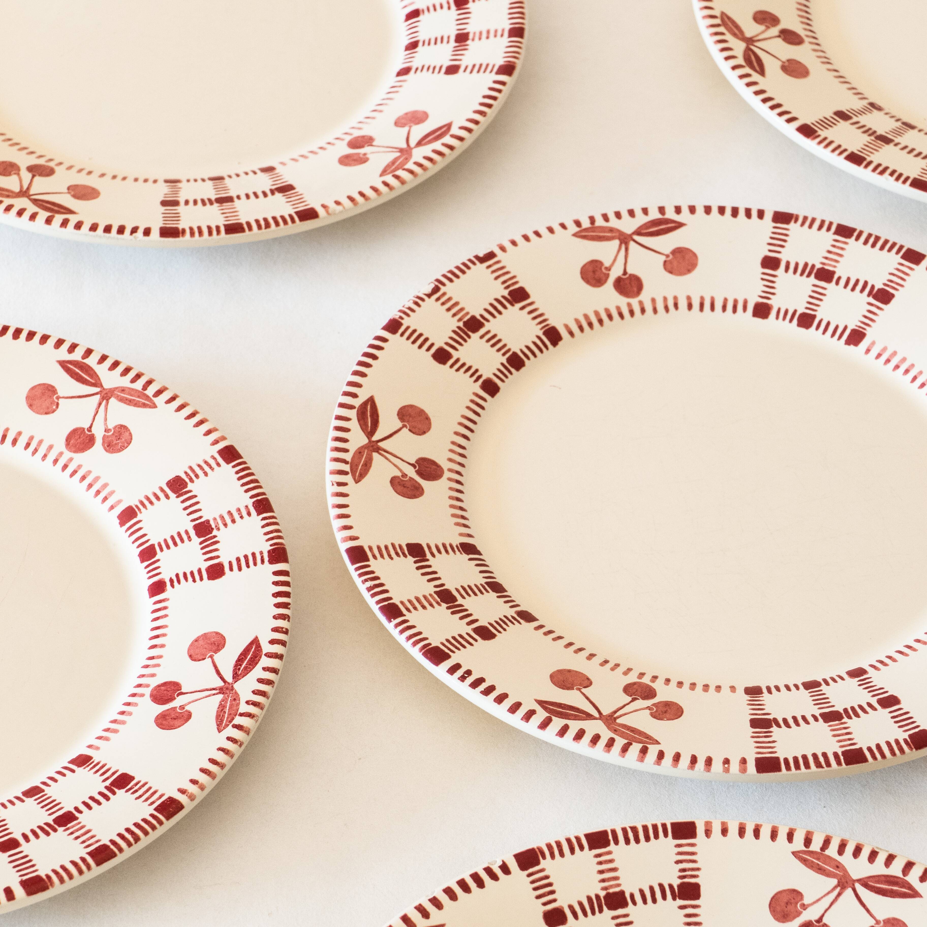 6 assiettes anciennes peintes à la main décor cerise
