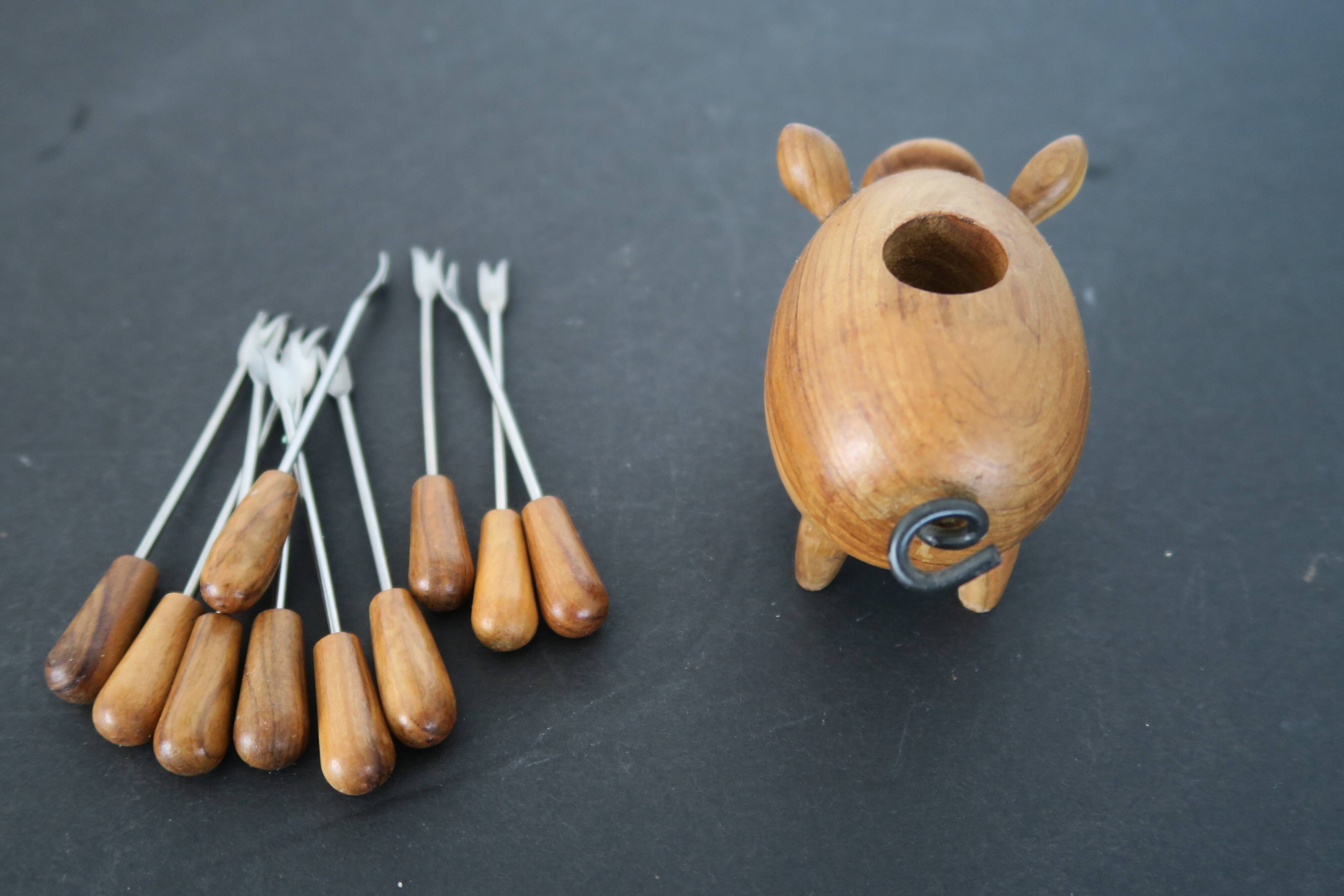 Vintage pig with wooden picks