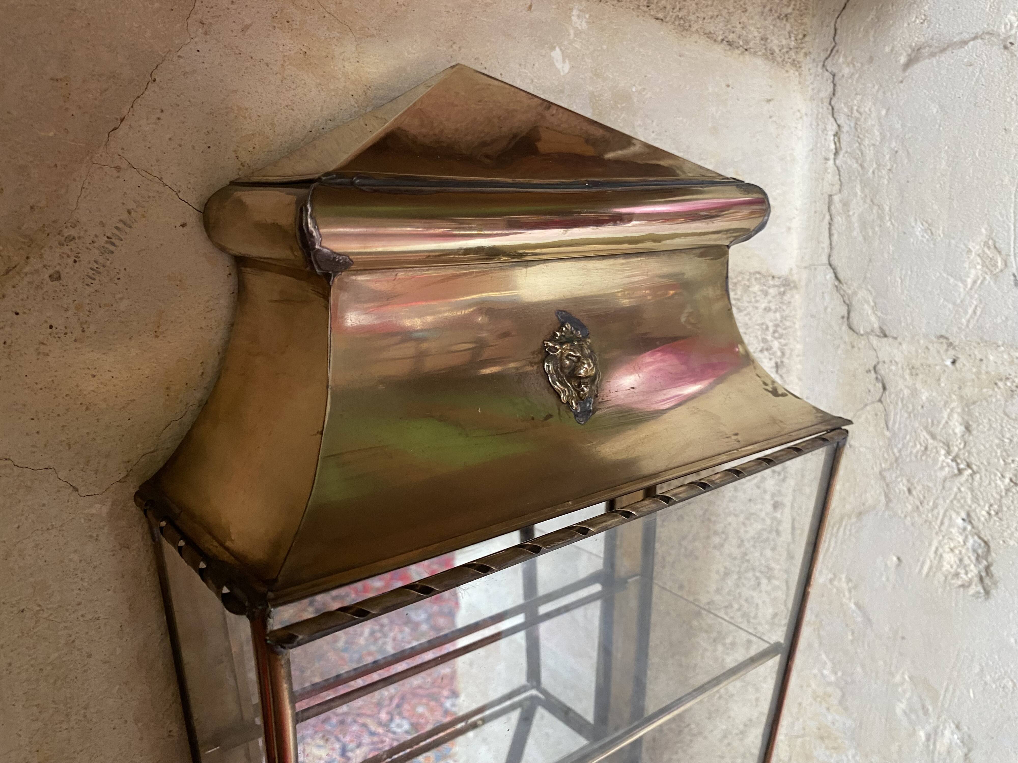 Vitrine en laiton et verre