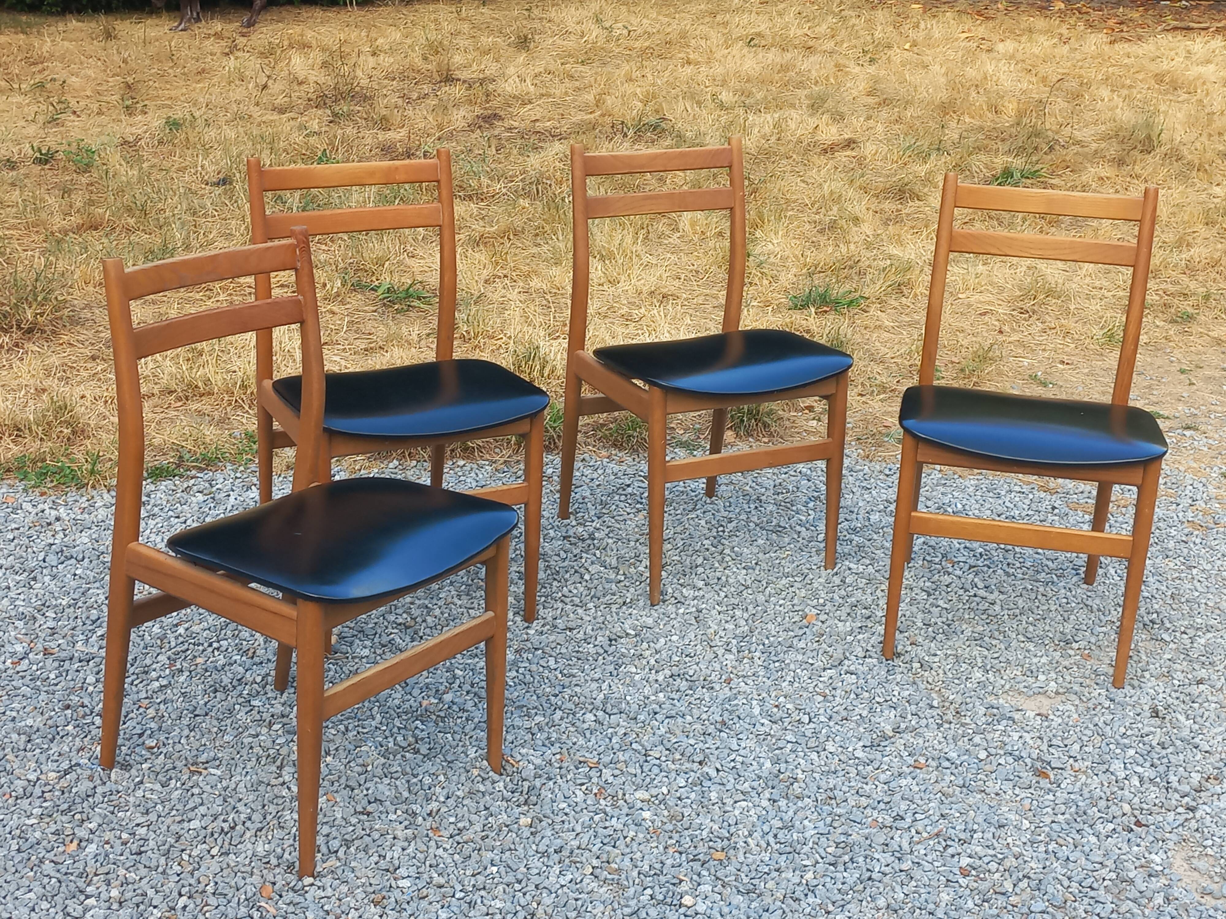 Set of 4 Scandinavian-style teak chairs from the 1970s.