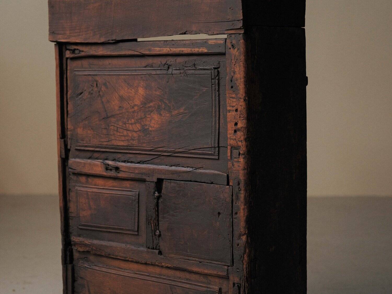 Mountain furniture in solid wood, Folk Art, 19th century