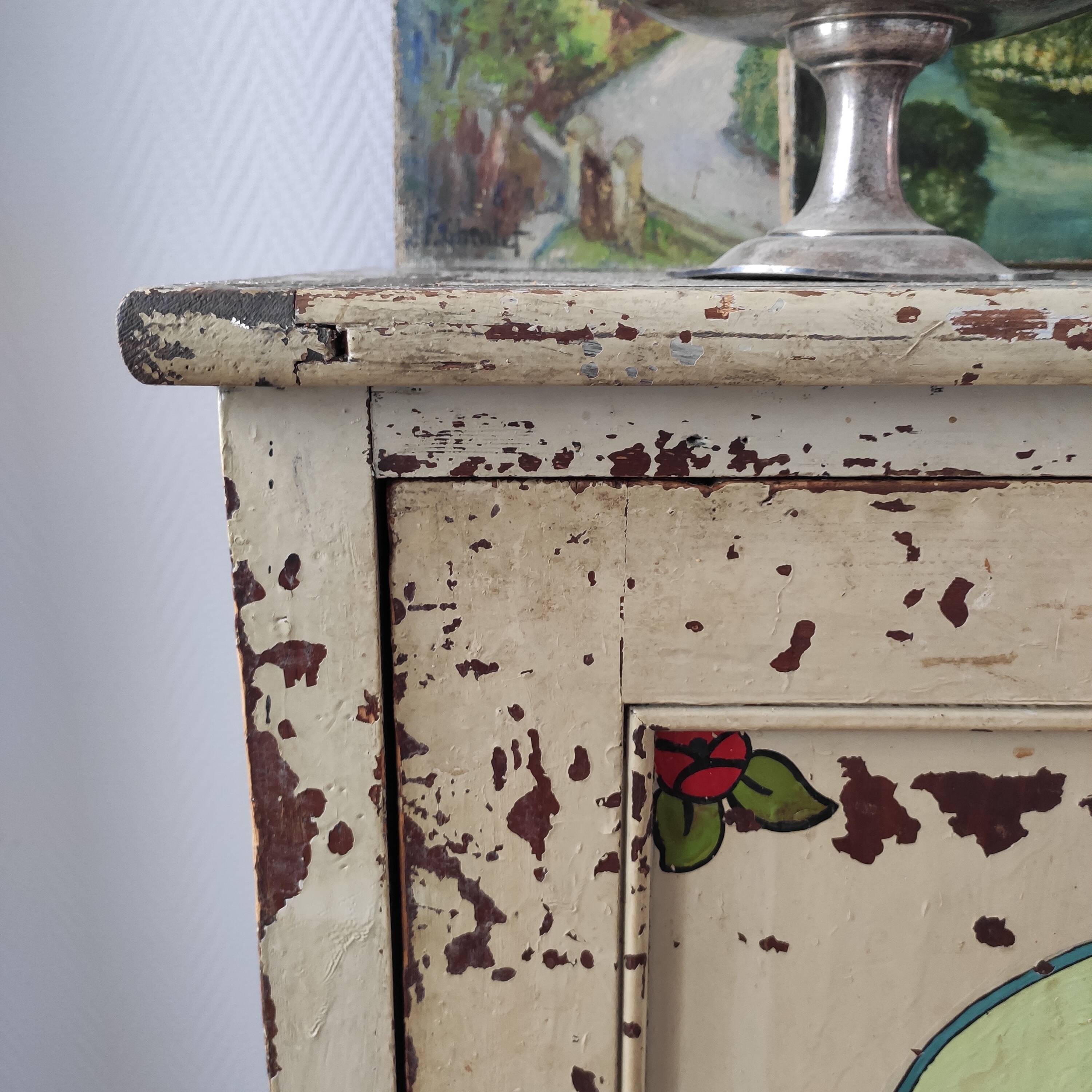 Parisian buffet old jam maker