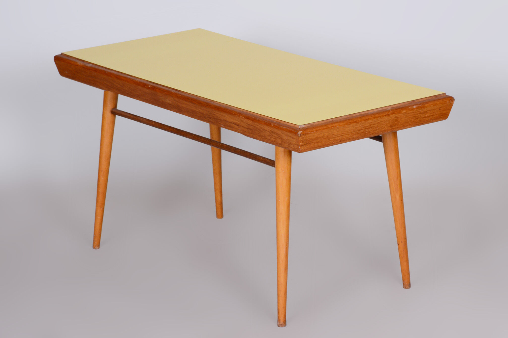 Table basse en chêne, Tchéquie, années 1950
