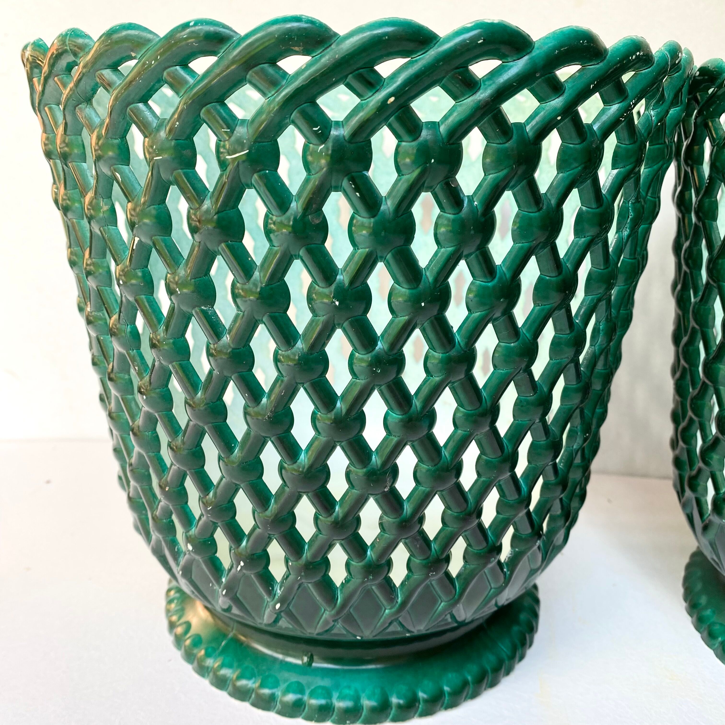 Jar covers in vintage Bakelite Syla