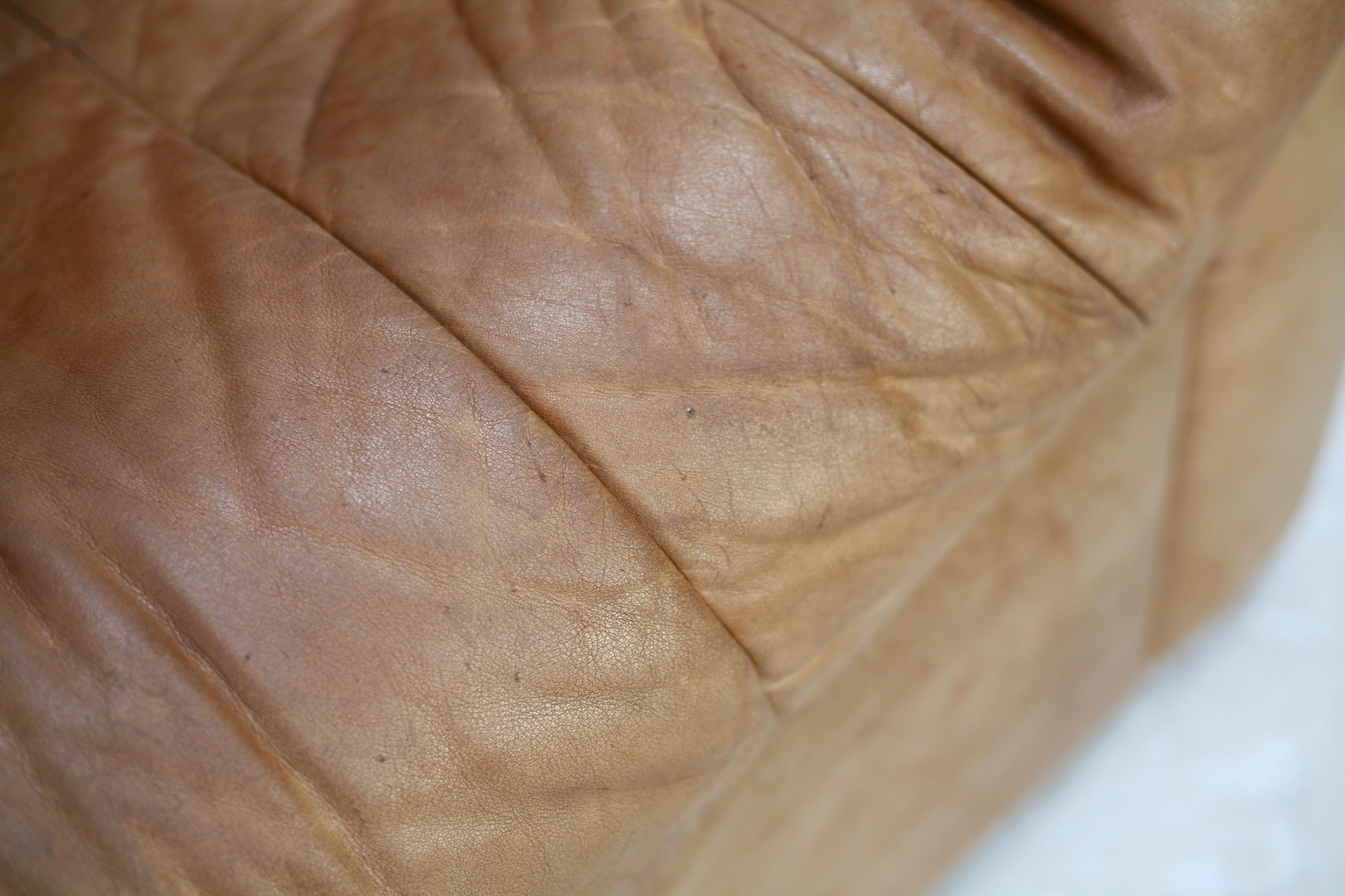 Sofa by Michel Ducaroy, leather, 1978. Model Dianthus. Edited by Ligne Roset.